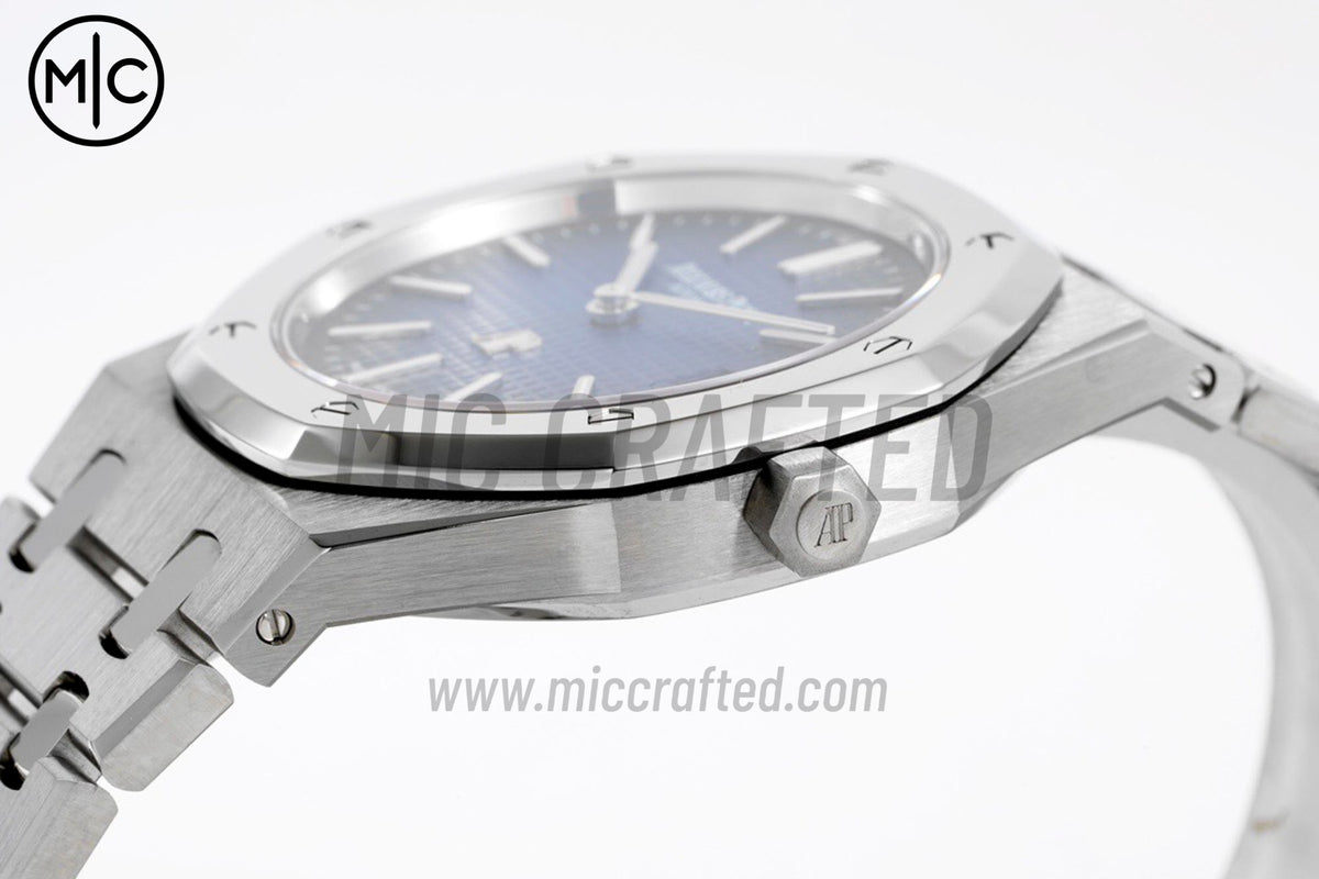 Royal Oak 39mm 15202IP 鈦金屬藍色紋理錶盤配 SS 錶鏈 - 尊貴版