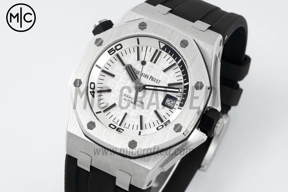 皇家橡樹 Offshore Diver 15710 白色錶盤搭配黑色橡膠錶帶 - 尊貴版