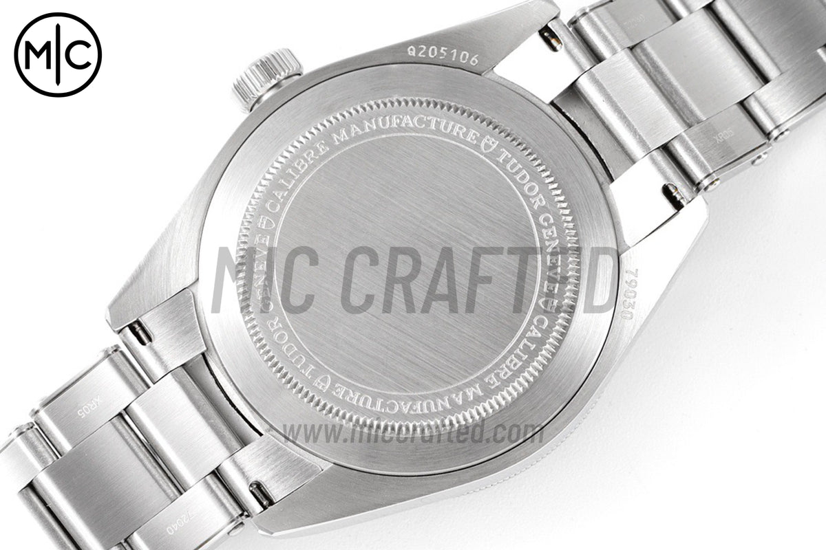 Black Bay 58 39mm SS Blue Dial on SS Bracelet – Premium Edition