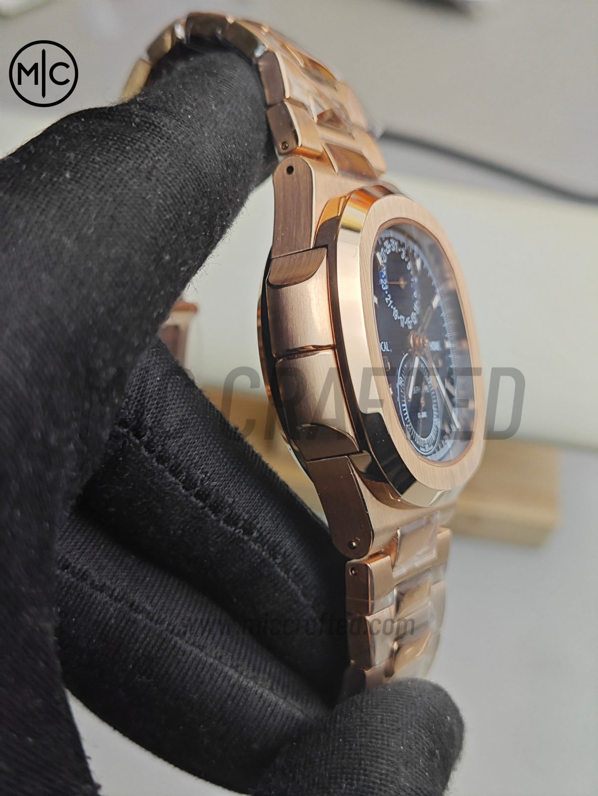 Nautilus 5990/1R – Premium Edition