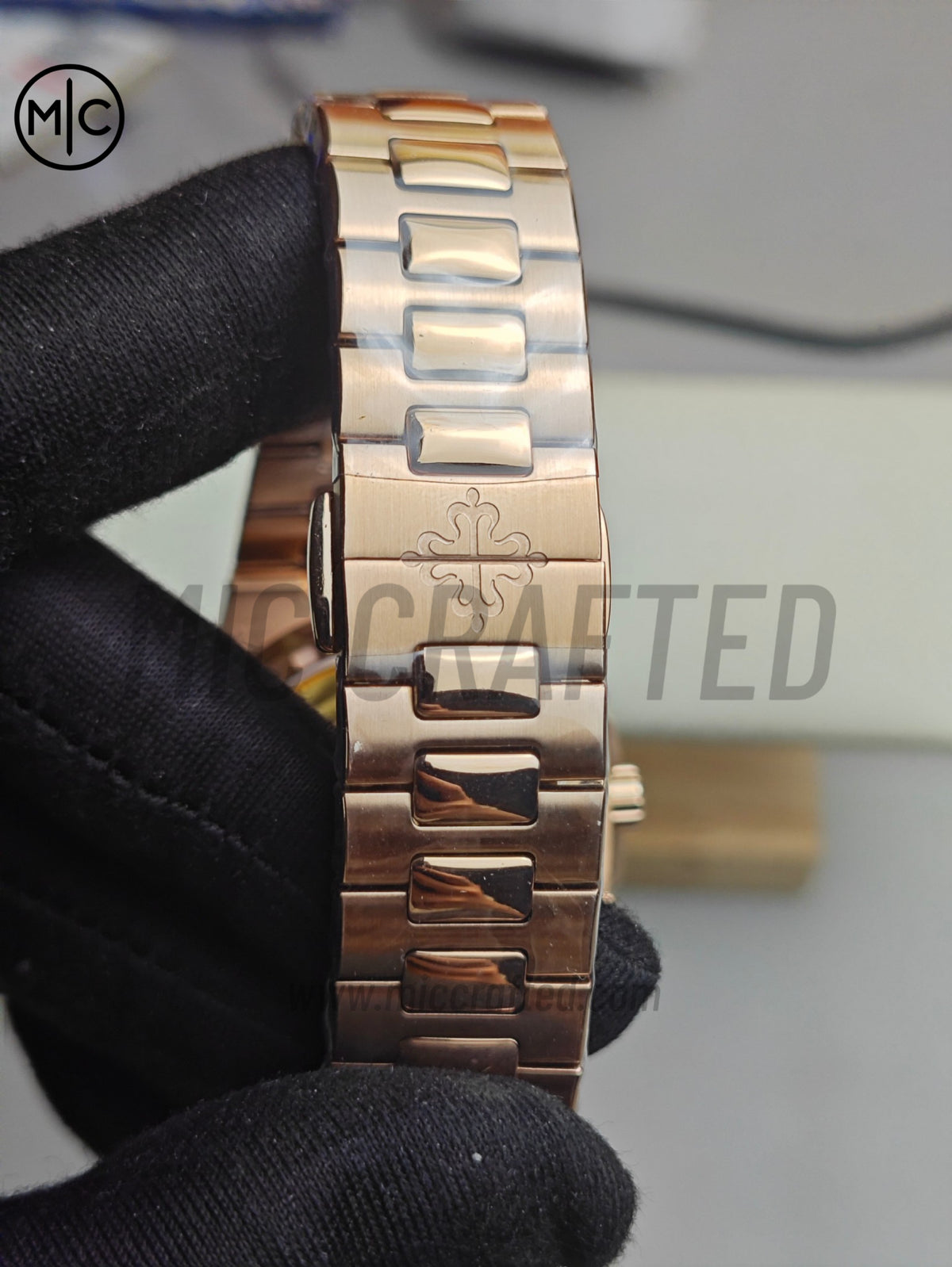 Nautilus 5990/1R – Premium Edition