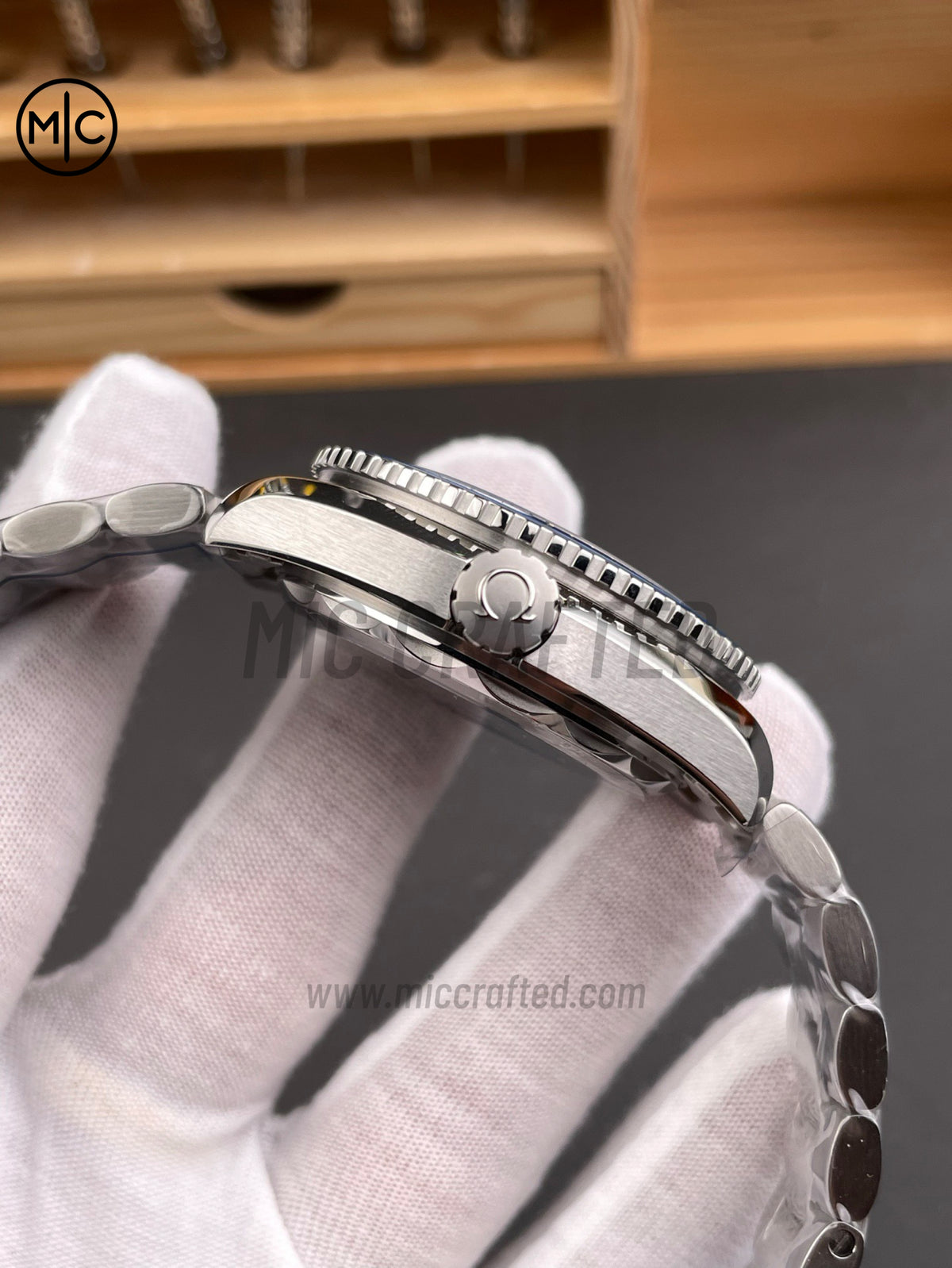 Planet Ocean 600M 43.5 mm SS Blue Dial Blue Bezel on SS Bracelet – Premium Edition