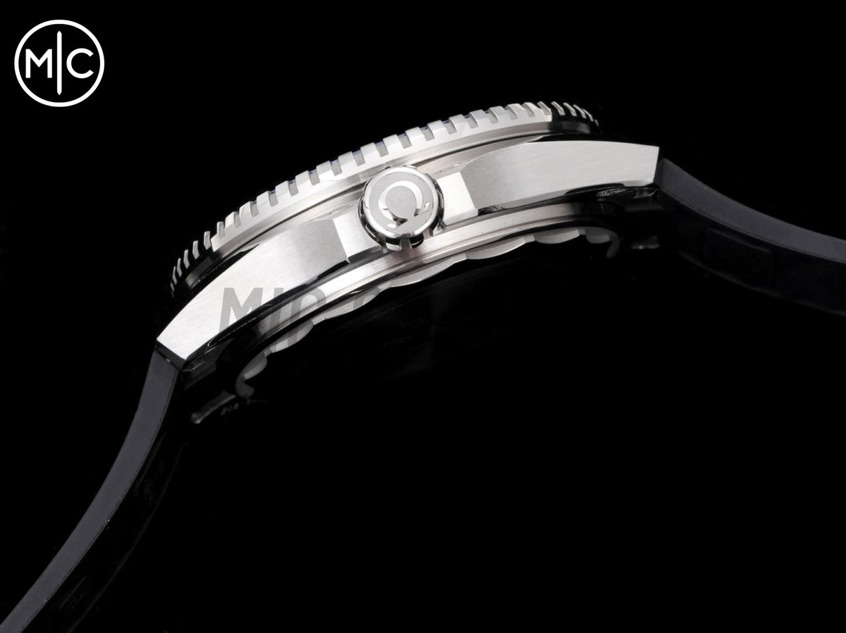 Planet Ocean 600M 42mm Blue Bezel on Black Rubber Strap – Premium Edition