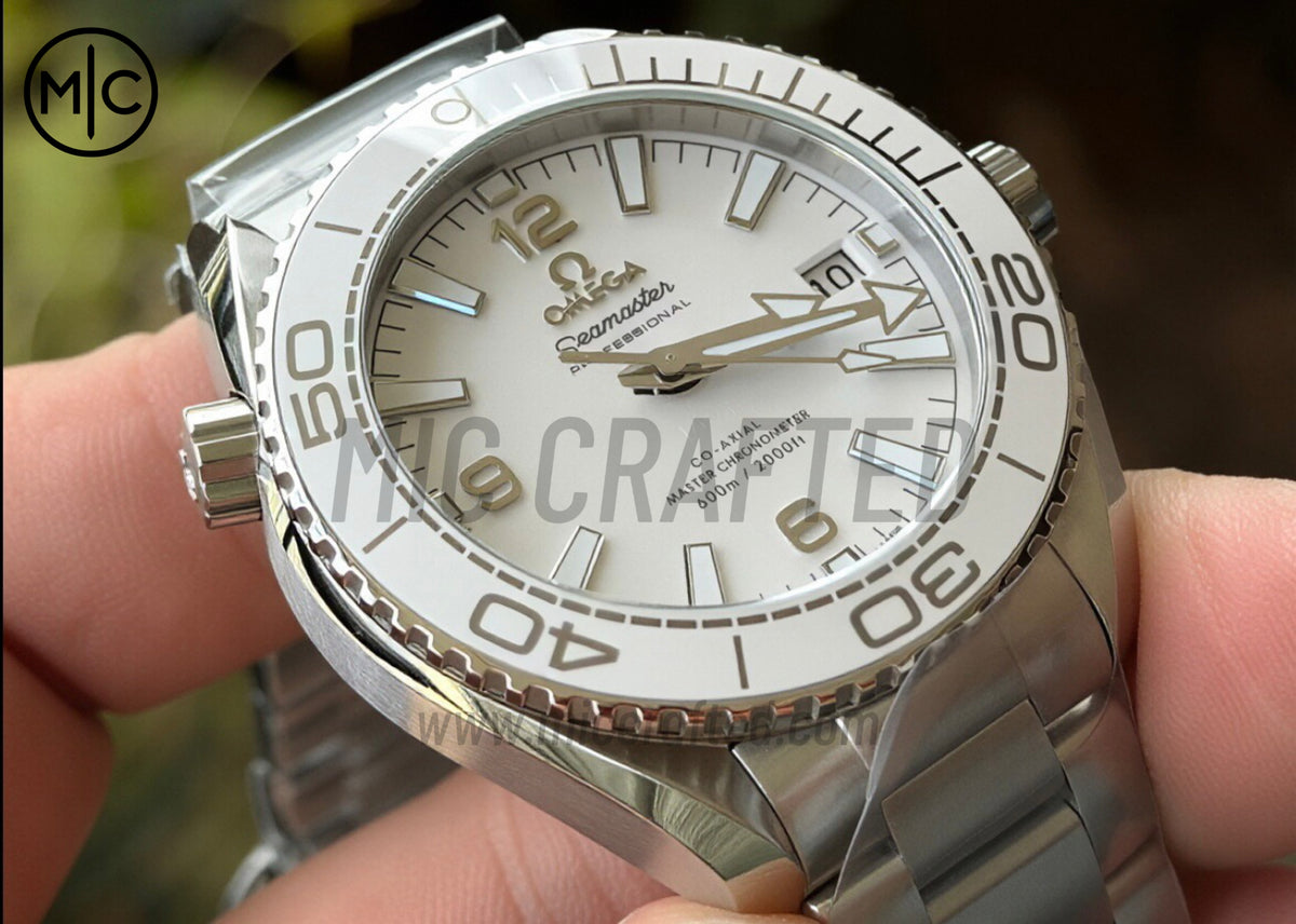 Planet Ocean 600M 39.5mm SS White Dial White Bezel on SS Bracelet – Premium Edition