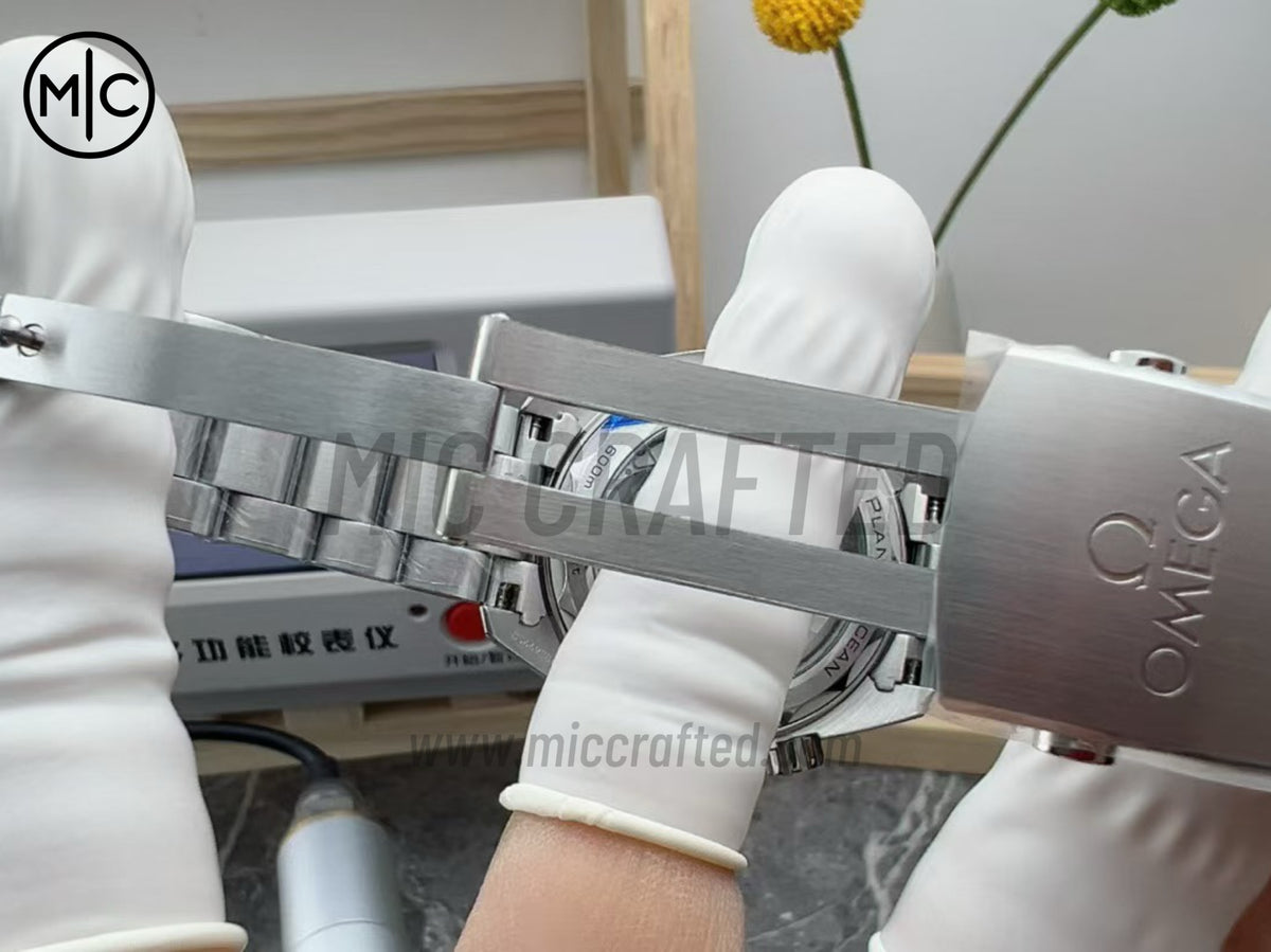 Planet Ocean 600M 39.5mm SS Black Dial Black Bezel on SS Bracelet – Premium Edition