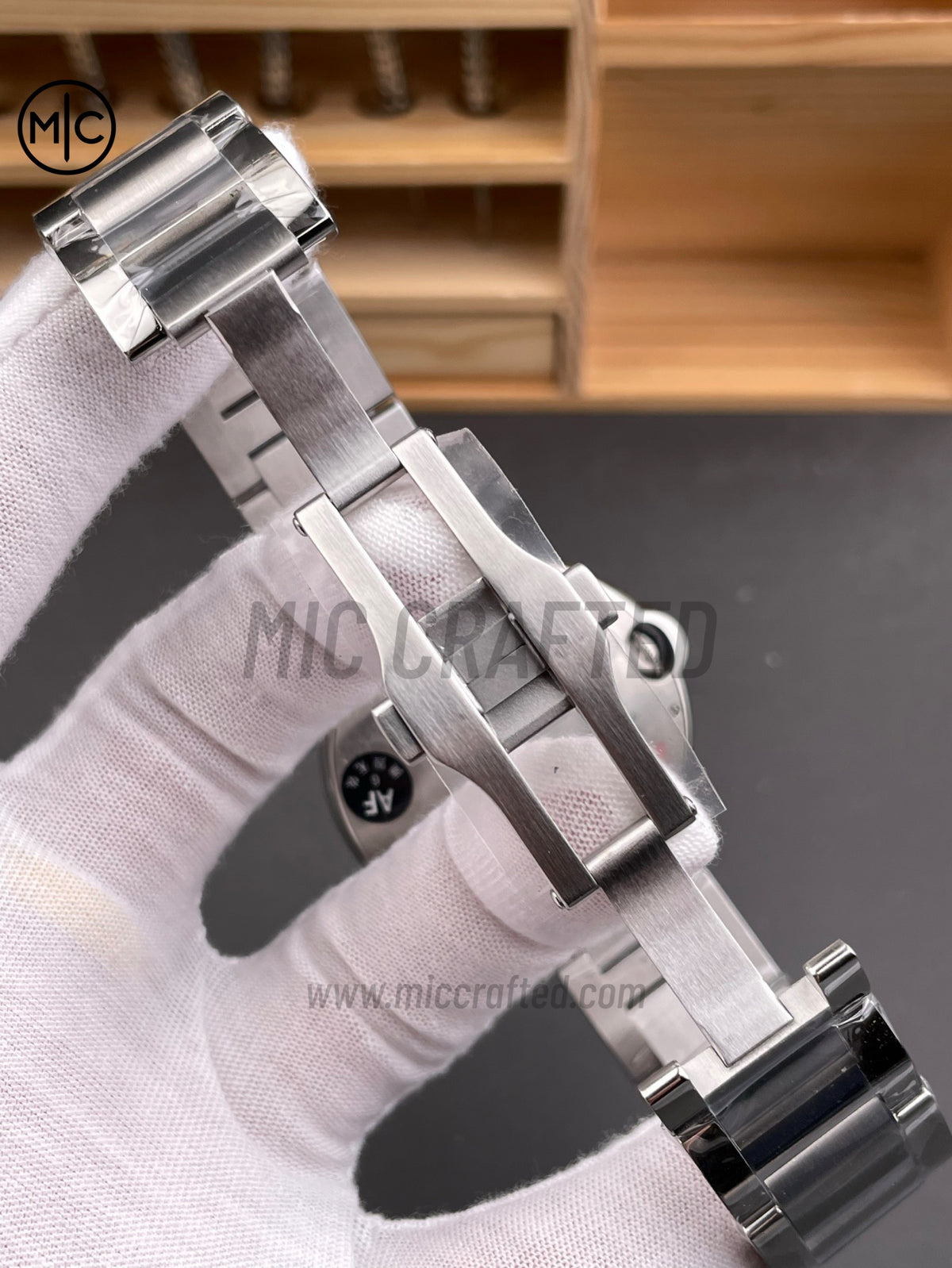 Ballon Bleu 42mm SS 綠色紋理錶盤配 SS 錶鏈 - 尊享版