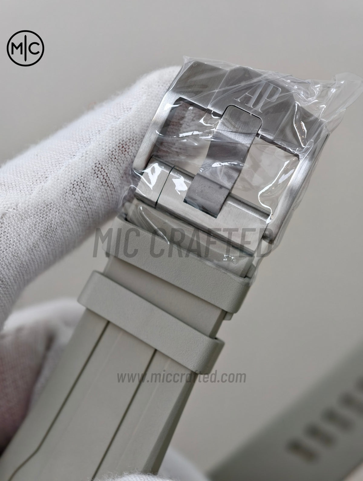 Royal Oak Offshore 43mm 26420so SS Smoked Dial on Gray Rubber Strap – Premium Edition