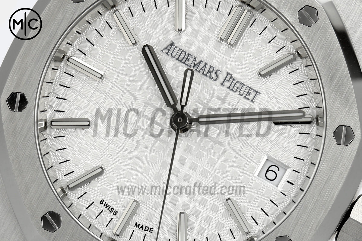 Royal Oak 37mm 15550 SS 銀色紋理錶盤配 SS 錶鏈 - 尊貴版