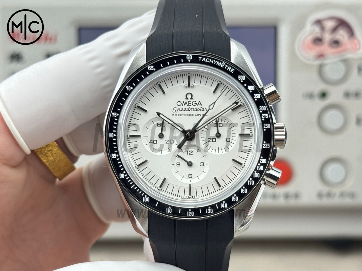 Speedmaster Professional 42mm White Dial on Black Rubber Strap – Premium Edition