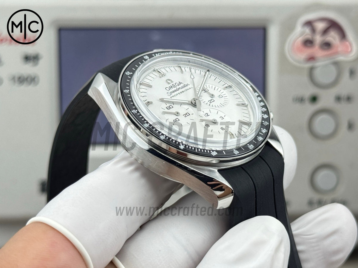 Speedmaster Professional 42mm White Dial on Black Rubber Strap – Premium Edition