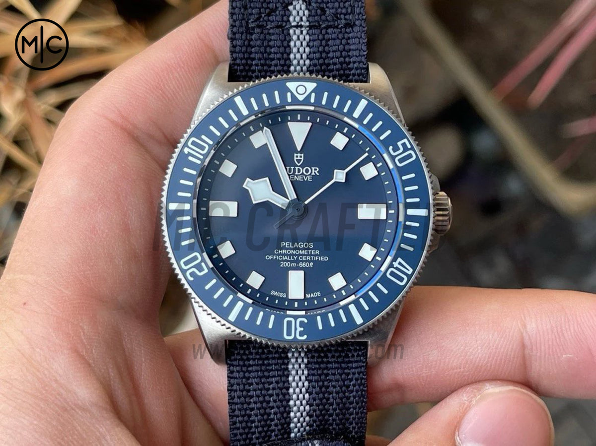 Pelagos FXD 42mm 鈦金屬 m25707b 藍色錶面 配藍色尼龍錶帶 - 高級版
