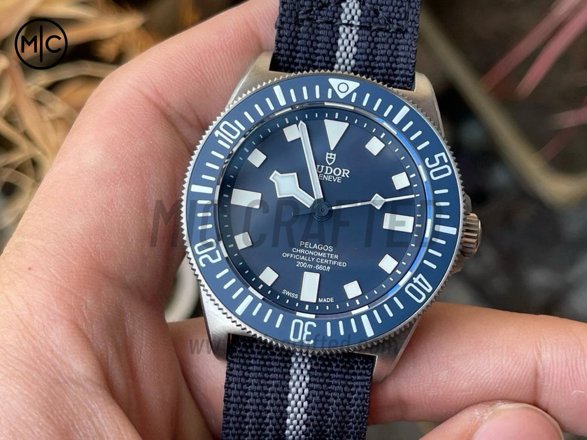 Pelagos FXD 42mm 鈦金屬 m25707b 藍色錶面 配藍色尼龍錶帶 - 高級版