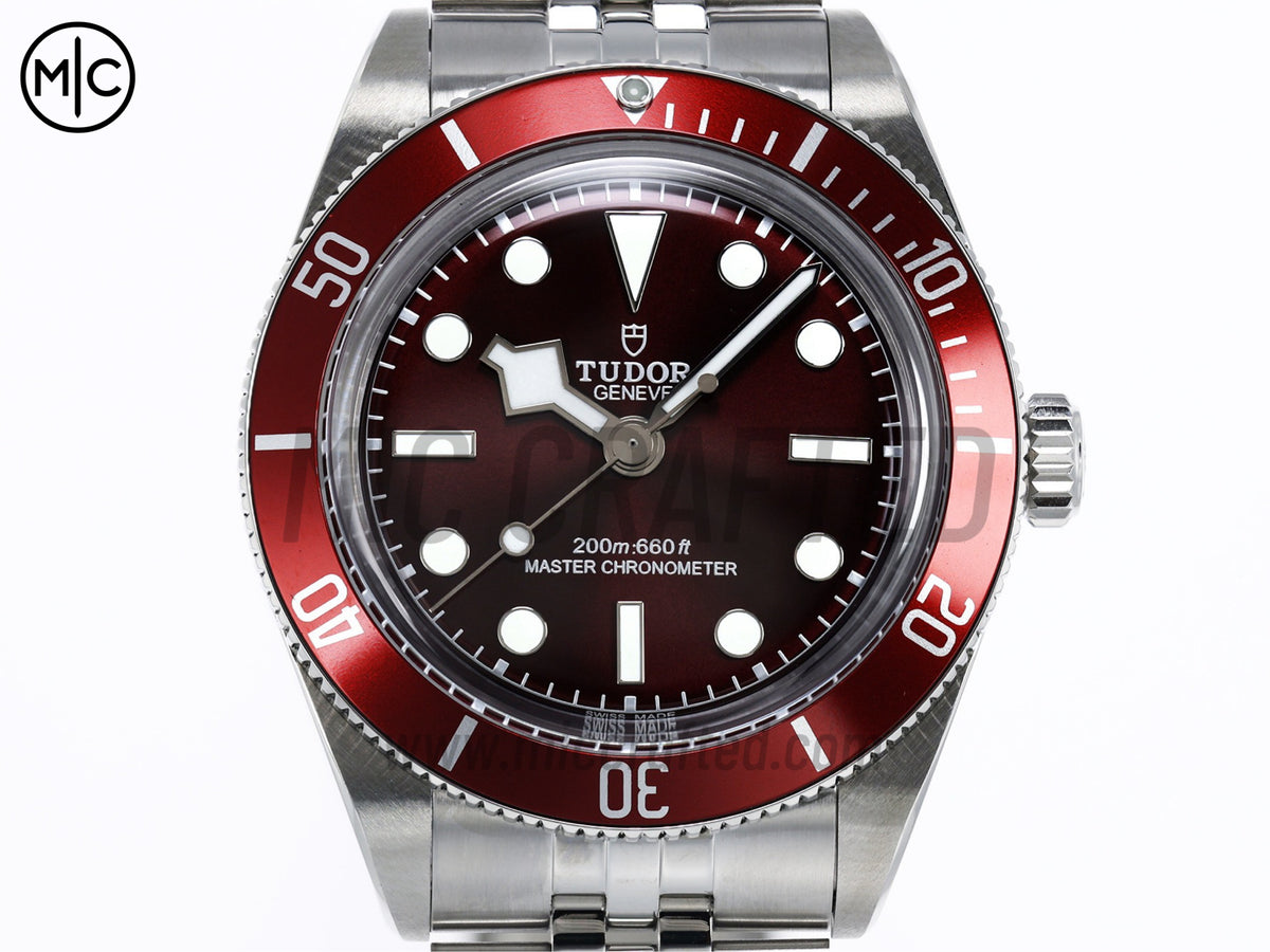 Black Bay Fifty Eight 39mm SS 紅色錶盤配 Jubilee 錶鏈 - 尊享版