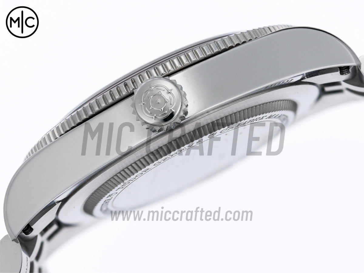 Black Bay Fifty Eight 39mm SS 紅色錶盤配 Jubilee 錶鏈 - 尊享版