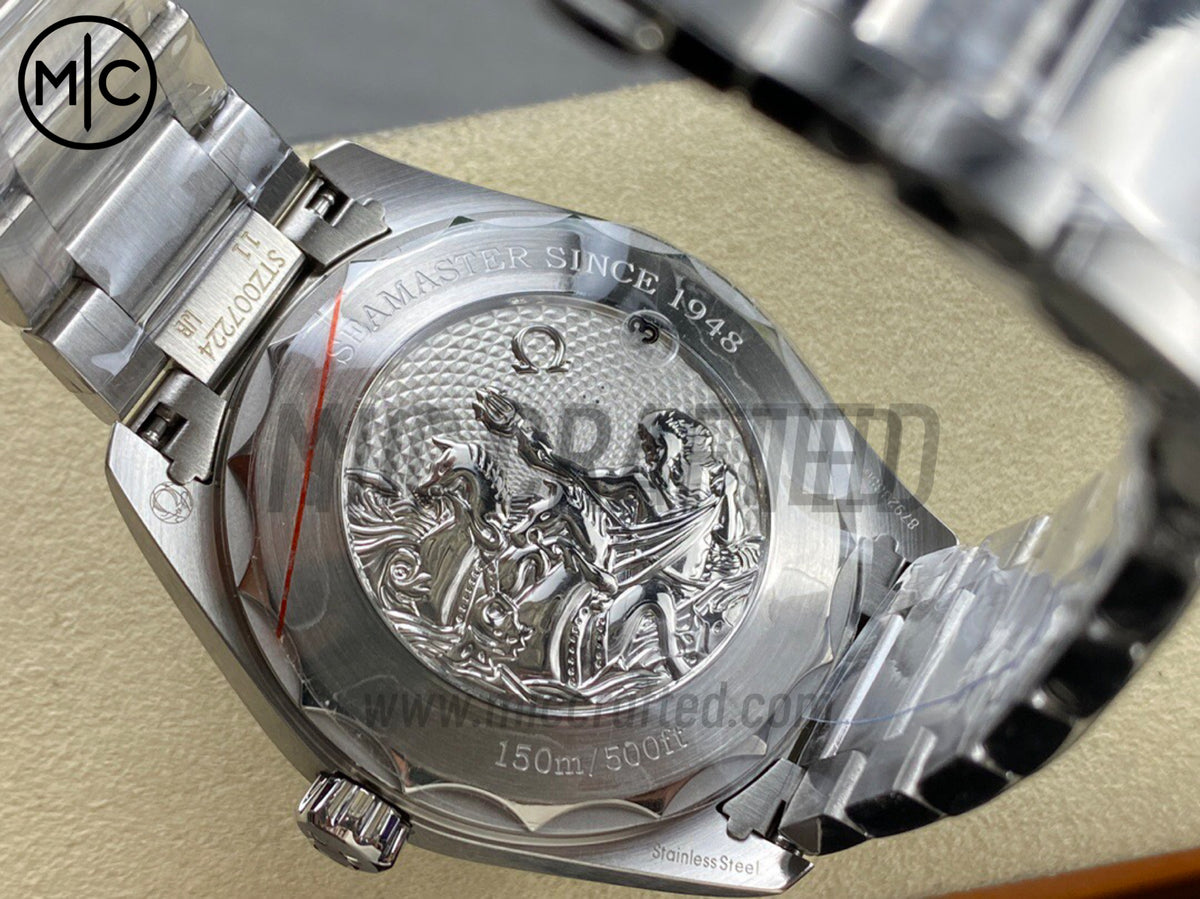 Aqua Terra GMT Worldtimer 43mm Summer Blue Dial on SS Bracelet – Premium Edition