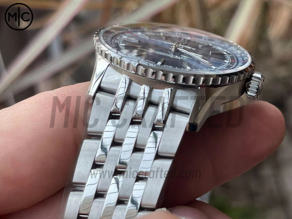 Navitimer Automatic 41mm SS 藍色錶盤配 SS 錶鏈 – Premium Edition