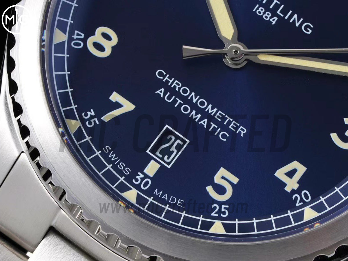 Aviator 8 41mm 藍色錶面搭配不鏽鋼錶鏈 - 尊貴版