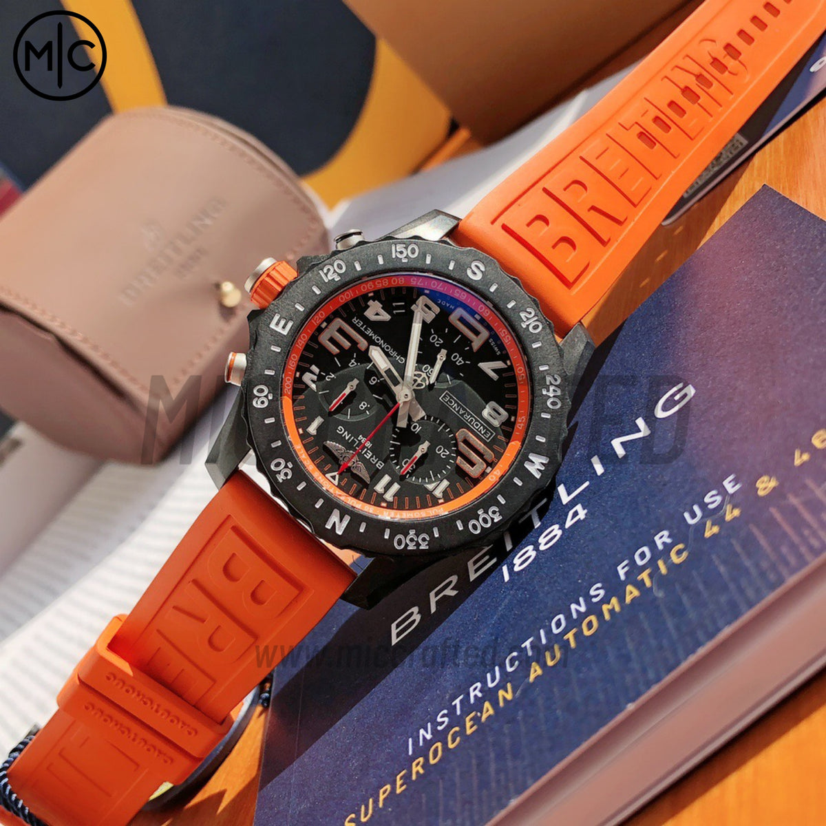 Professional Chronograph PVD 黑色錶面搭配橙色橡膠錶帶 瑞士石英機芯 - 尊貴版