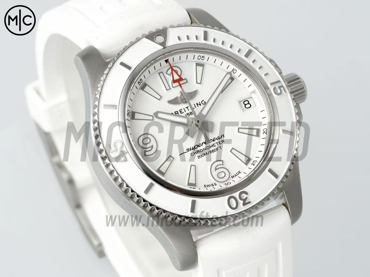 Superocean Automatic 36mm 不鏽鋼白色錶面、白色錶圈搭配白色橡膠錶帶 - 尊貴版