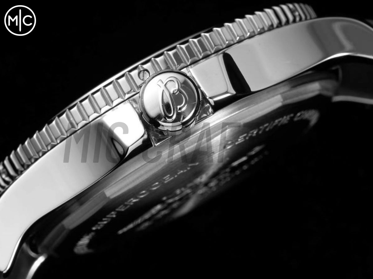 Superocean Automatic 44mm 不鏽鋼黑黃雙色錶面、黑色錶圈搭配黑色橡膠錶帶 - 尊貴版