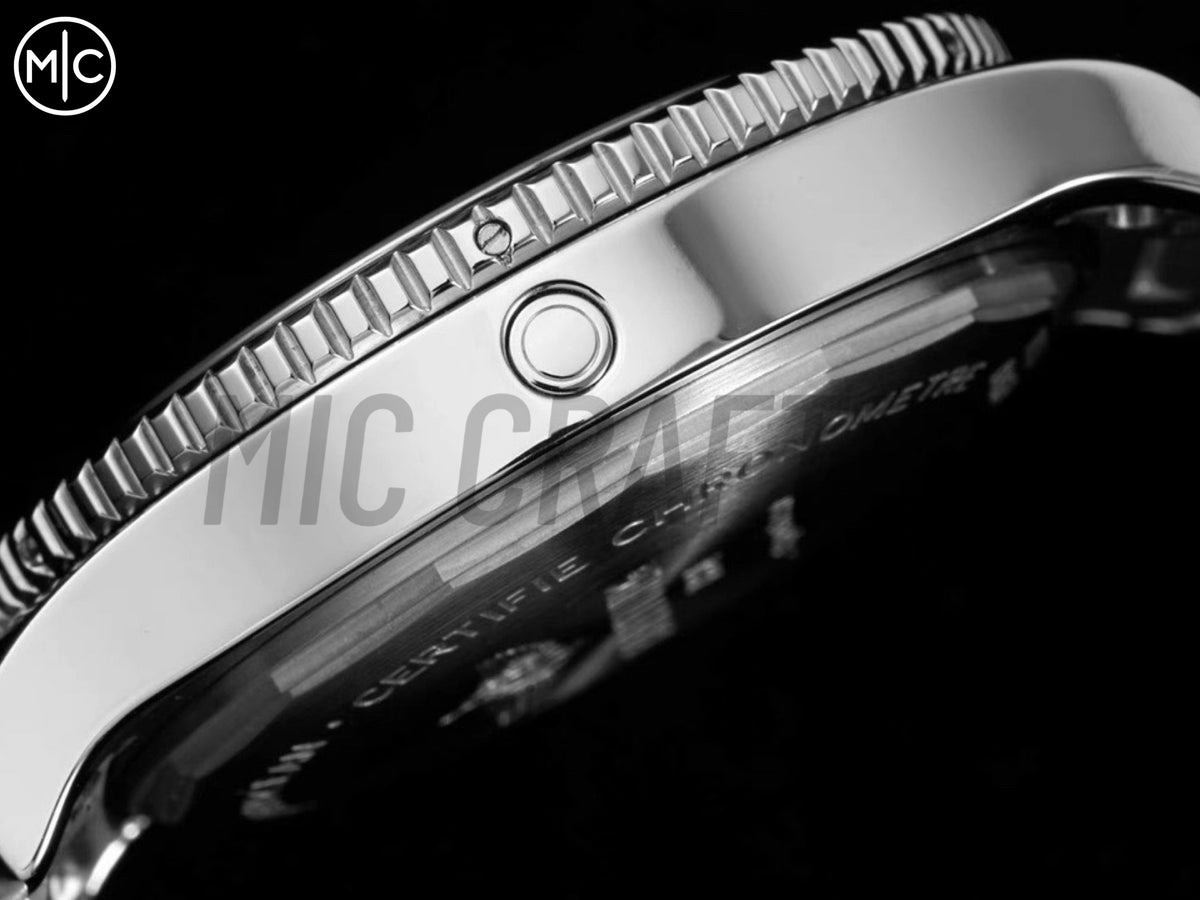 Superocean Automatic 44mm 不鏽鋼黑黃雙色錶面、黑色錶圈搭配不鏽鋼錶鏈 - 尊貴版