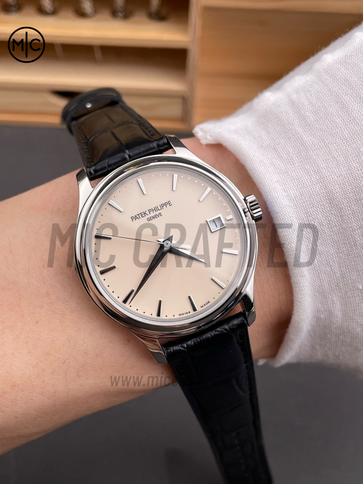 Calatrava 5227 39mm SS 白色錶盤配棕色皮革錶帶 - 高級版