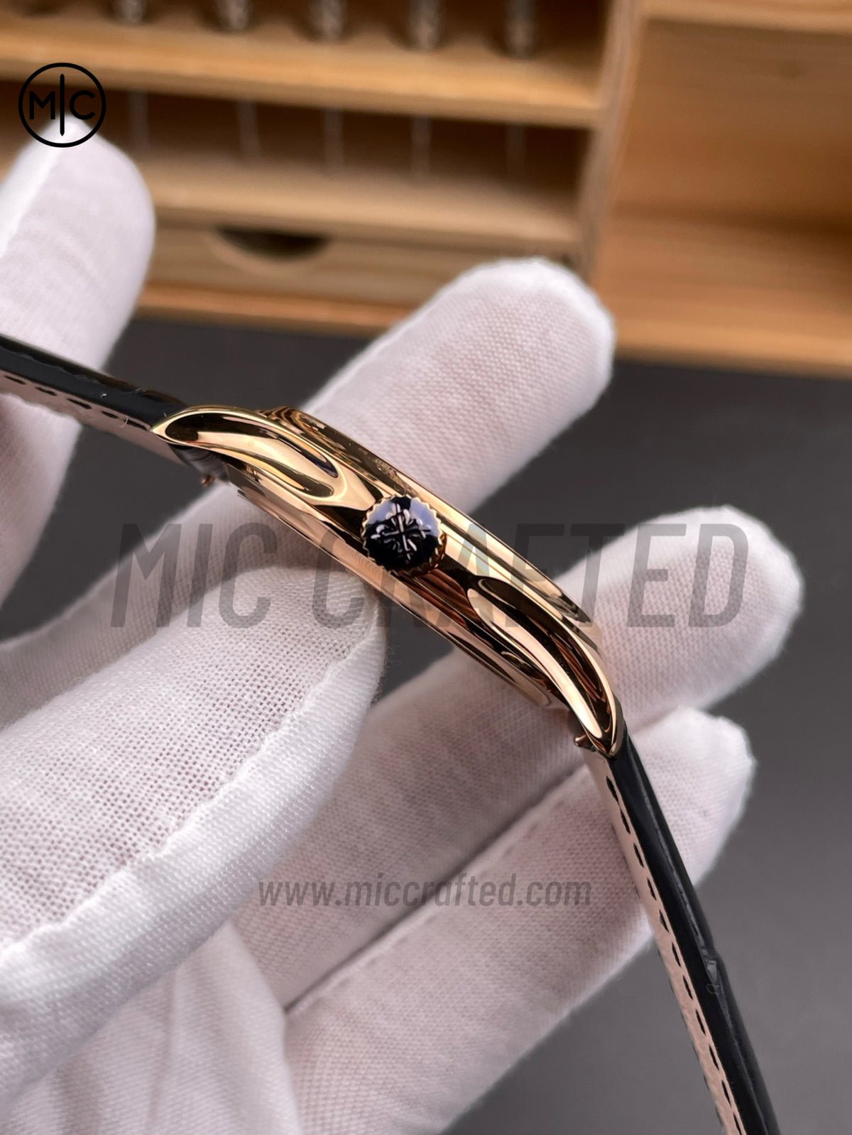 Calatrava 5227R 39mm RG 白色錶盤配棕色皮革錶帶 - 高級版