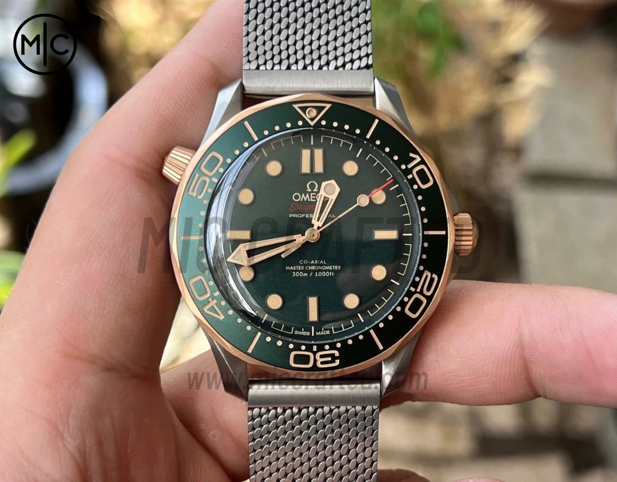 Seamaster 300M 42mm 潛水鈦金屬/青銅綠色錶盤配鈦金屬網帶 - 高級版