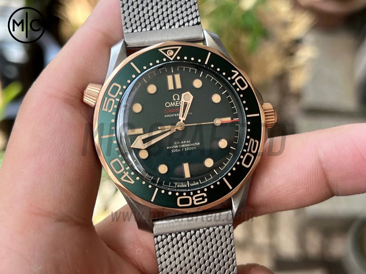 Seamaster 300M 42mm 潛水鈦金屬/青銅綠色錶盤配鈦金屬網帶 - 高級版