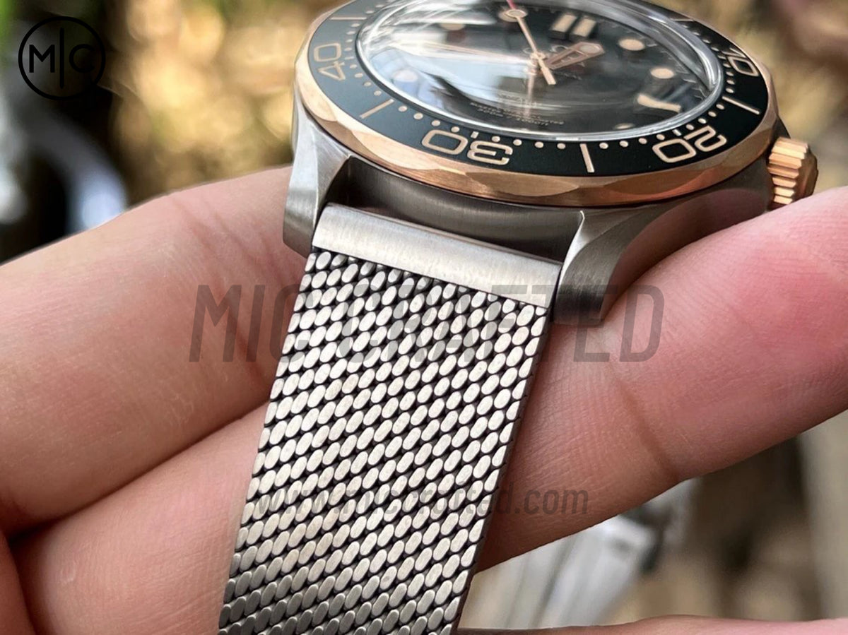 Seamaster 300M 42mm 潛水鈦金屬/青銅綠色錶盤配鈦金屬網帶 - 高級版