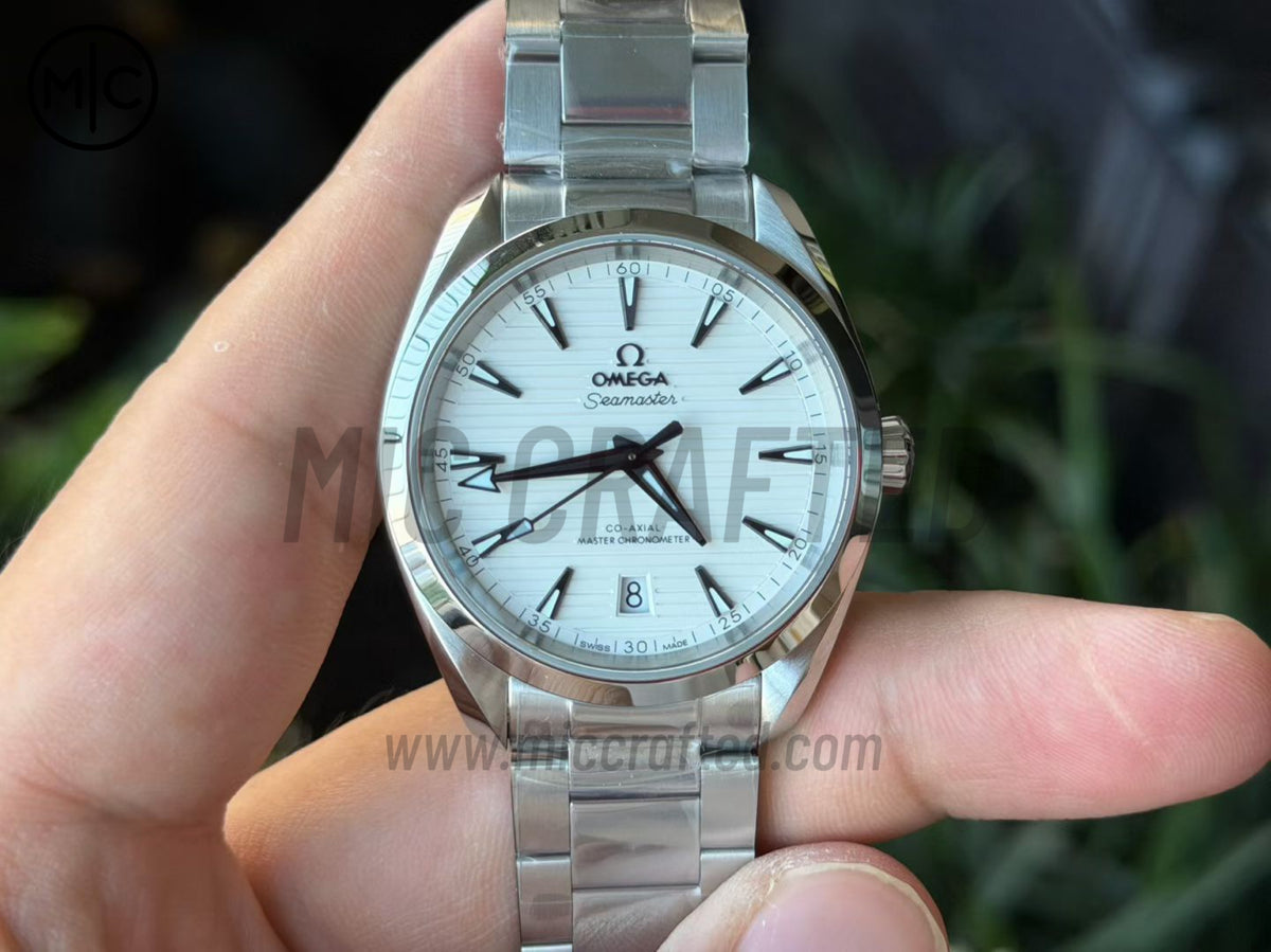 Aqua Terra 150M 38mm Master Chronometers 白色錶盤配 SS 錶鏈 - 高級版