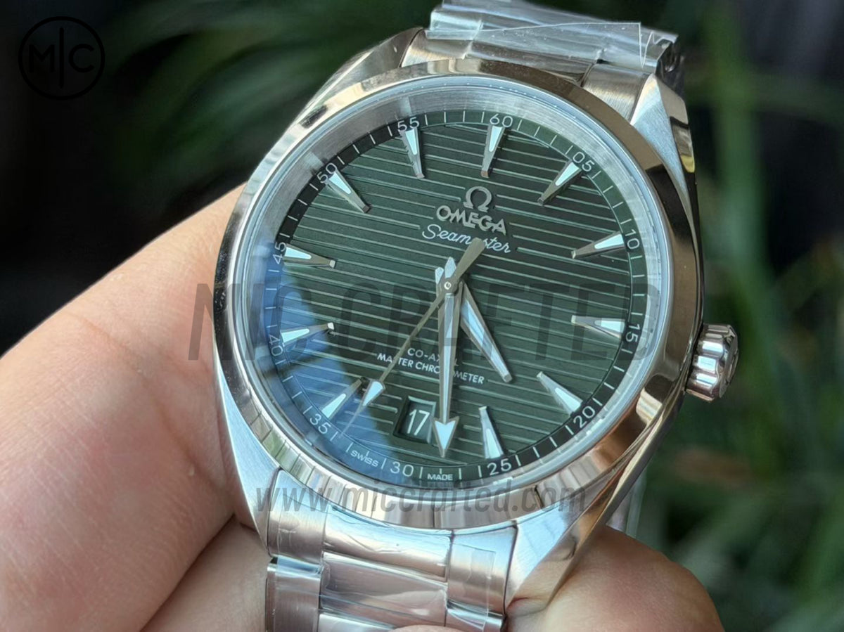 Aqua Terra 150M 38mm Master Chronometers 綠色錶盤配 SS 錶鏈 - 高級版