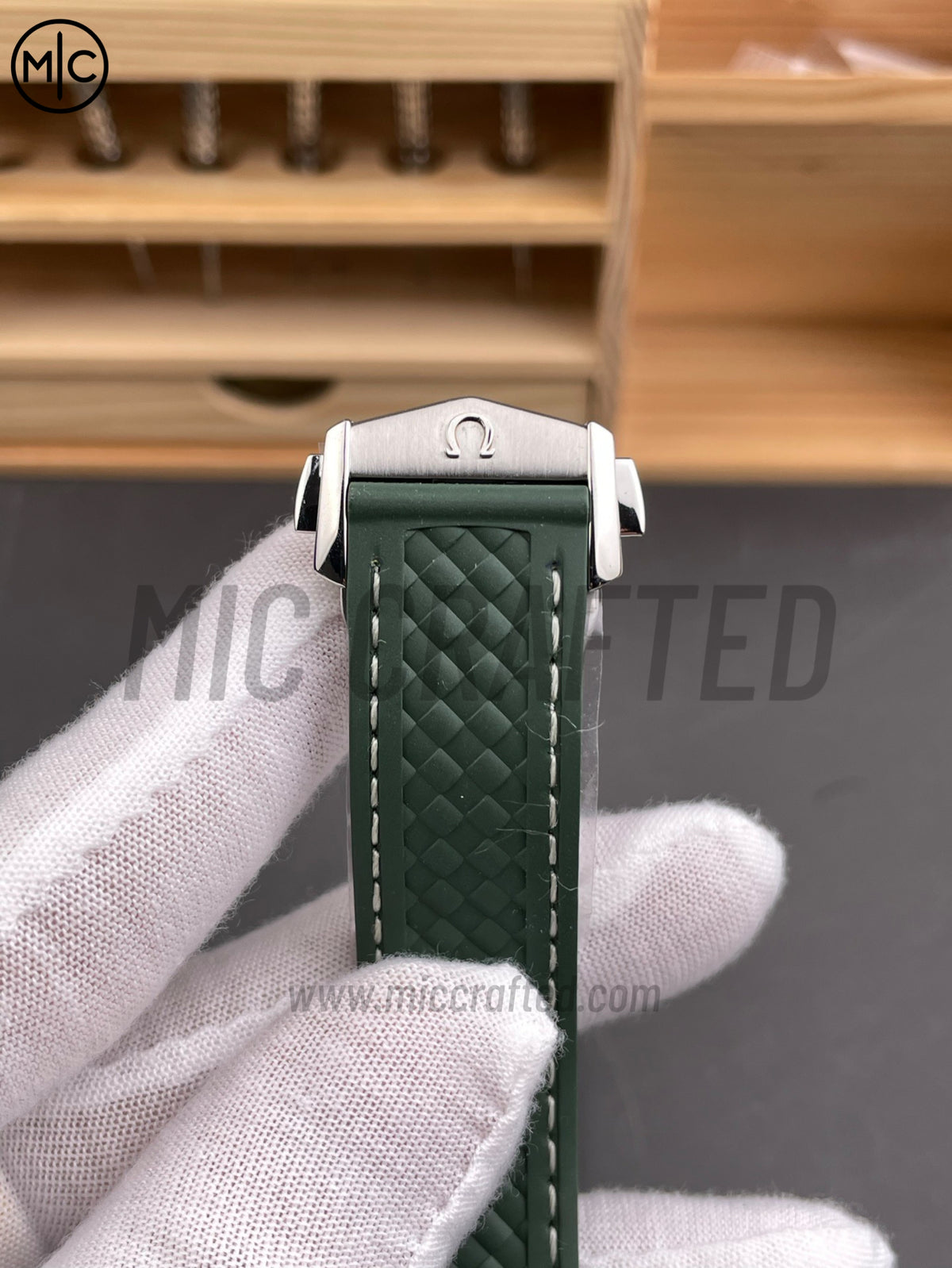 Aqua Terra GMT Worldtimer 43mm Green Ceramic on Green Rubber Strap – Premium Edition
