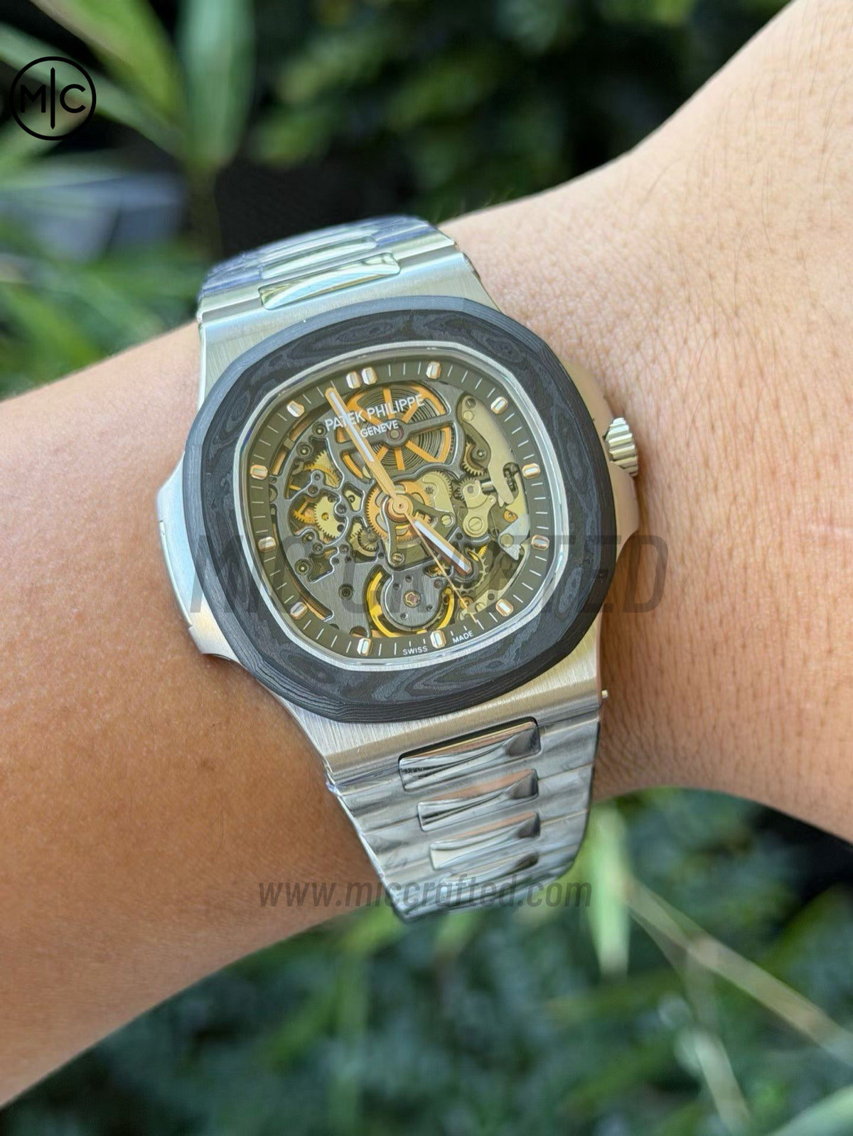 Nautilus 5711 40mm NTPT 碳纖維錶圈 鏤空錶盤搭配不鏽鋼錶鏈 - 手工製作版