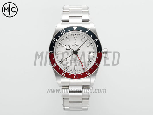 Black Bay GMT 41mm SS White Dial on Rivet Bracelet – Premium Edition