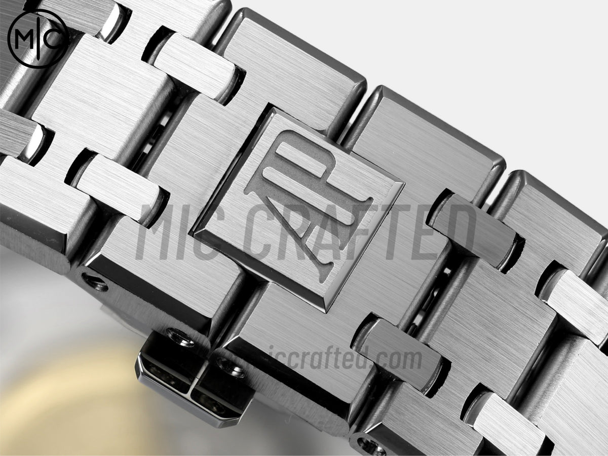 Royal Oak 39mm 15300 不鏽鋼 白色紋理錶盤搭配不鏽鋼錶鏈 - 尊享版