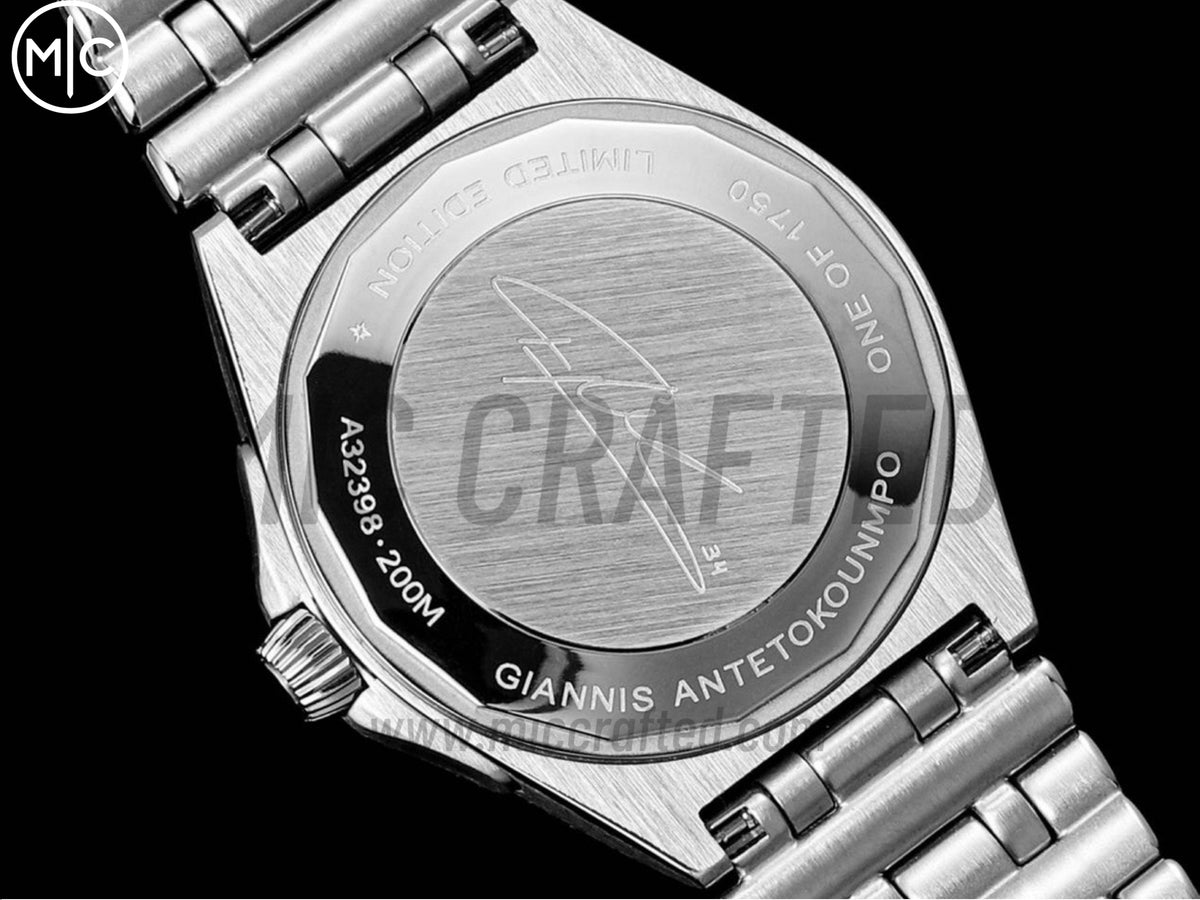 Chronomat GMT 40mm SS Green Dial on SS Bracelet – Premium Edition
