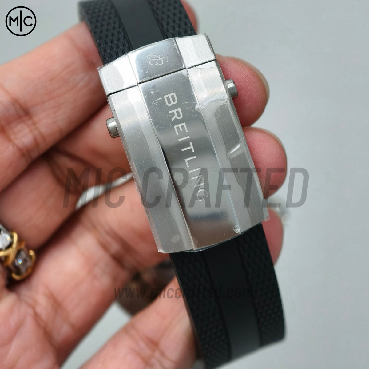 SuperOcean Automatic 42mm SS 黑色彩虹錶盤配黑色橡膠錶帶 - 尊貴版