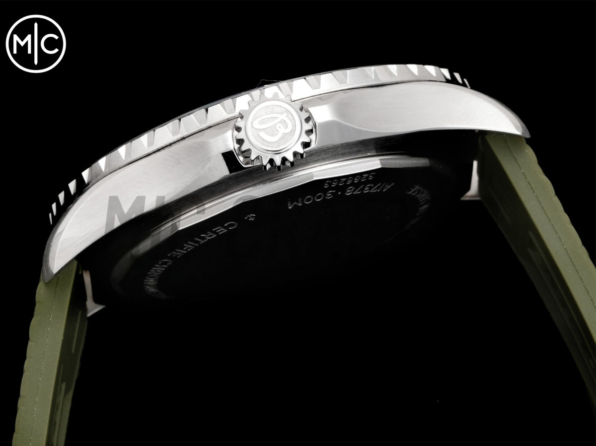 Superocean 46mm SS 綠色迷彩錶盤配綠色橡膠錶帶 - 尊貴版