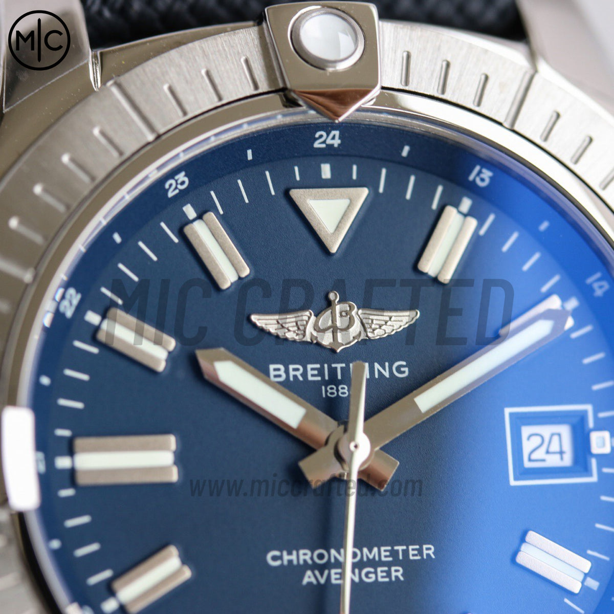 Avenger Automatic 43mm SS 藍色錶盤配藍色尼龍錶帶 - 尊貴版