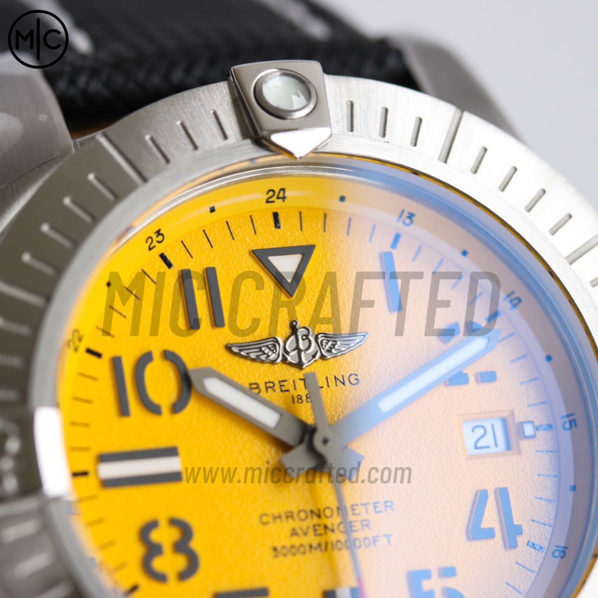 Avenger Automatic 45mm SS 黃色錶盤配黑色尼龍錶帶 - 尊貴版