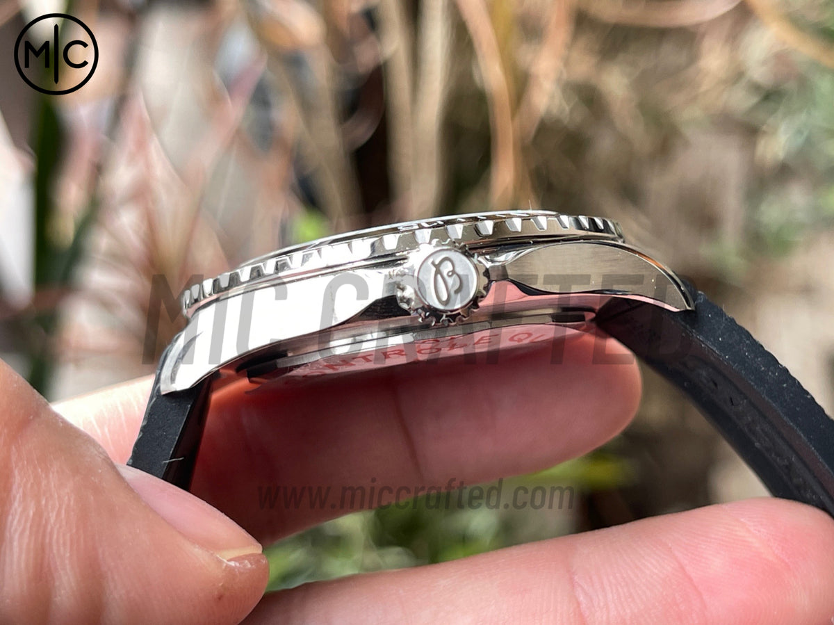 超級海洋系列自動腕錶 44mm 不鏽鋼黑色錶圈黑色錶盤配黑色橡膠錶帶 - 尊貴版