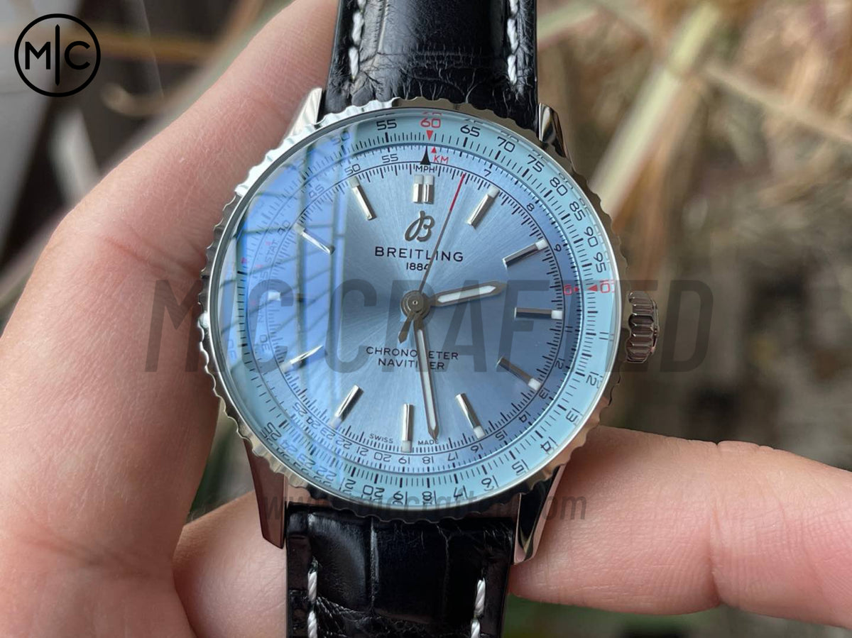 Navitimer Automatic 41mm SS 冰藍色錶盤配黑色皮革錶帶 – Premium Edition