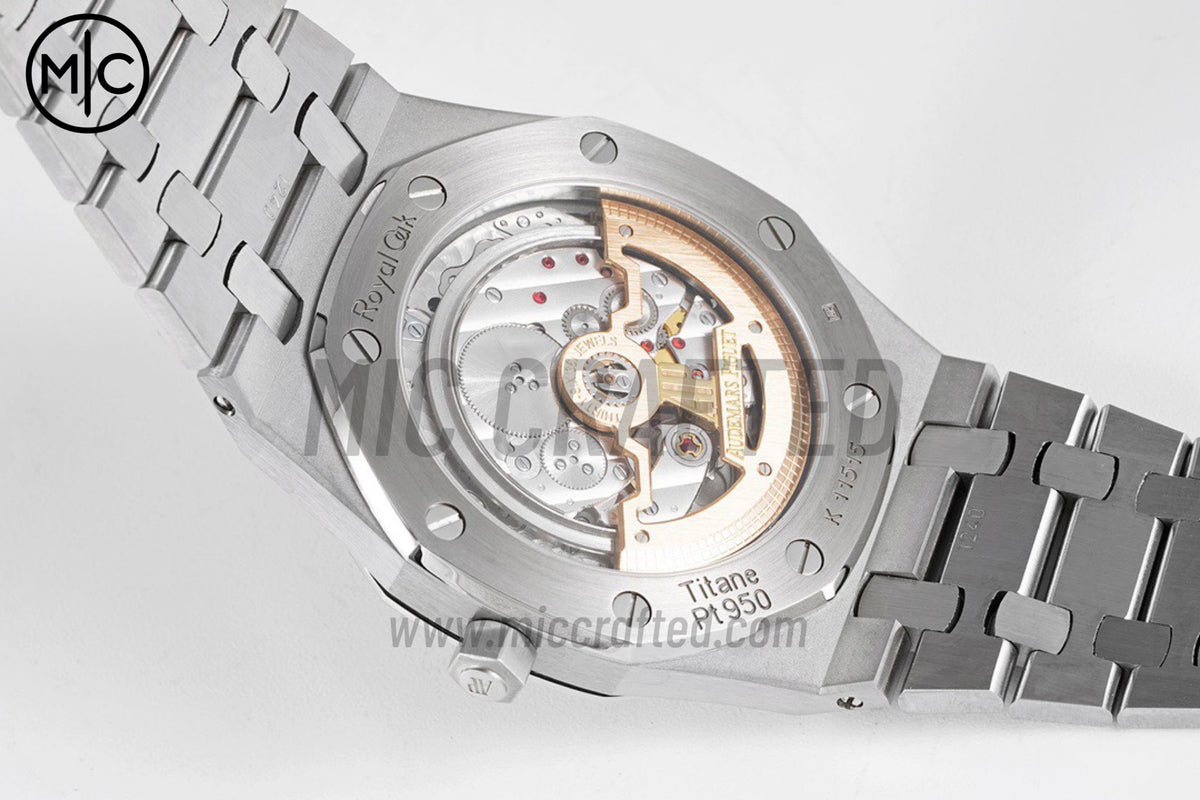 Royal Oak 39mm 15202IP 鈦金屬藍色紋理錶盤配 SS 錶鏈 - 尊貴版