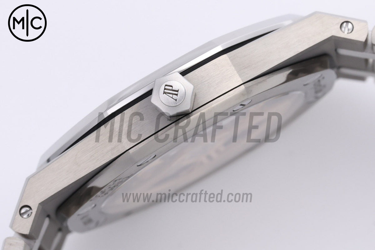 Royal Oak 39mm Titanium 16202XT Red Dial on Bracelet – Premium Edition