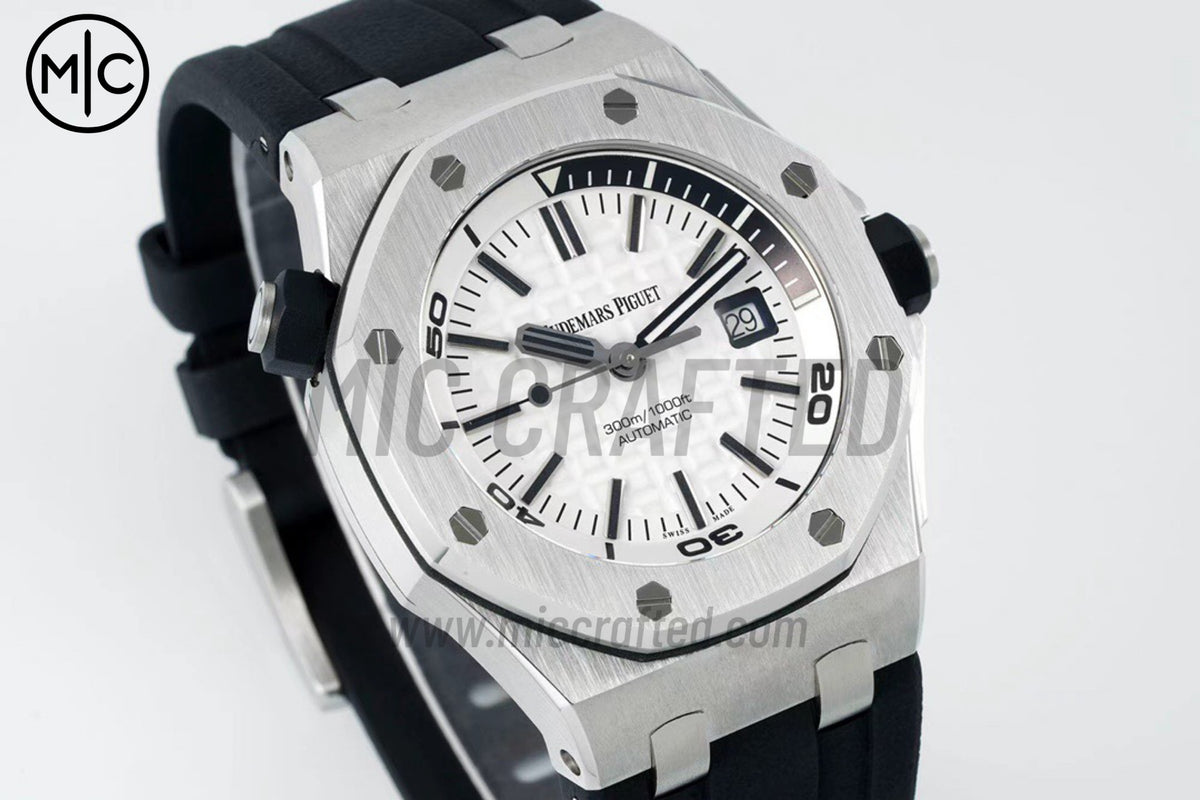 皇家橡樹 Offshore Diver 15710 白色錶盤搭配黑色橡膠錶帶 - 尊貴版