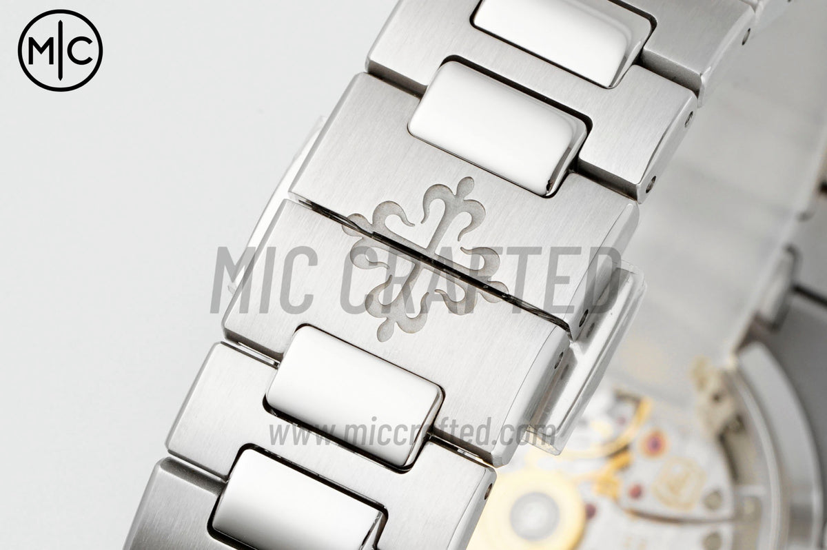 Nautilus 7118 35.2mm Ladies Blue Dial Diamonds Bezel on SS Bracelet – Premium Edition