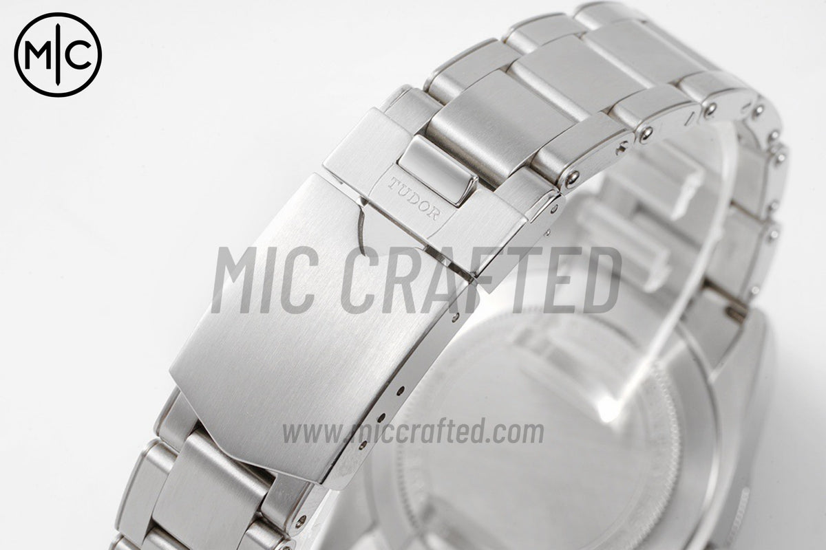 Black Bay 58 39mm SS Blue Dial on SS Bracelet – Premium Edition