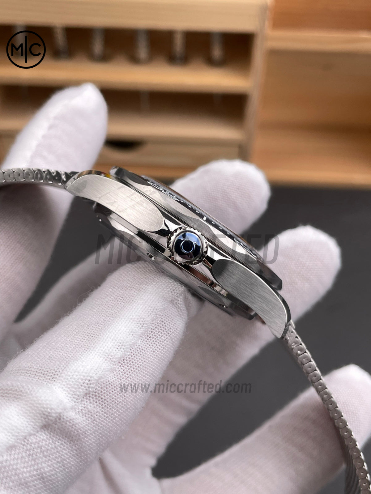 Seamaster 300M Diver 007 SS Blue Wave Dial on SS Mesh Bracelet – Premium Edition