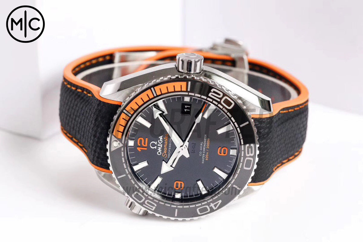 海馬 Planet Ocean 43.5mm 黑色／橙色錶圈黑色錶盤配尼龍錶帶 - 尊貴版